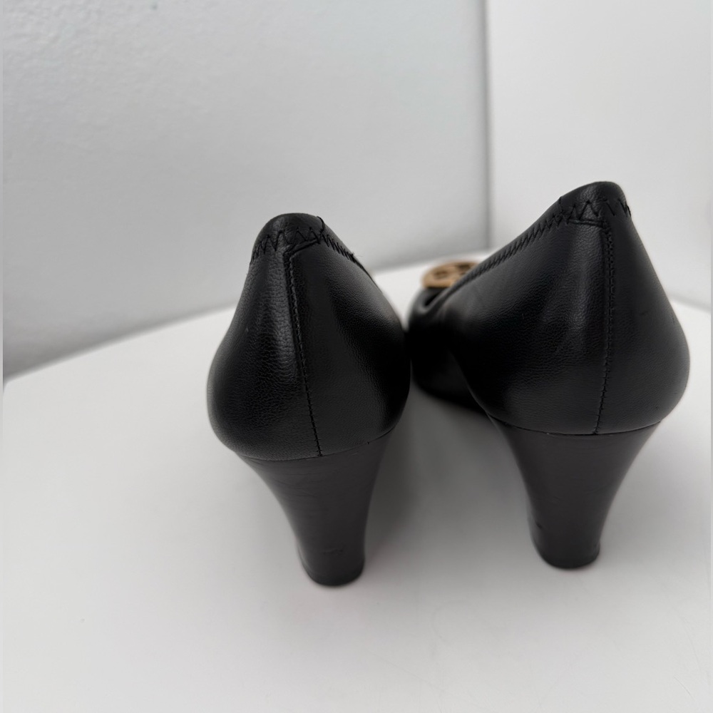 Tory Burch Black and Gold Wedge Shoes size 8 - Picture 5 of 7